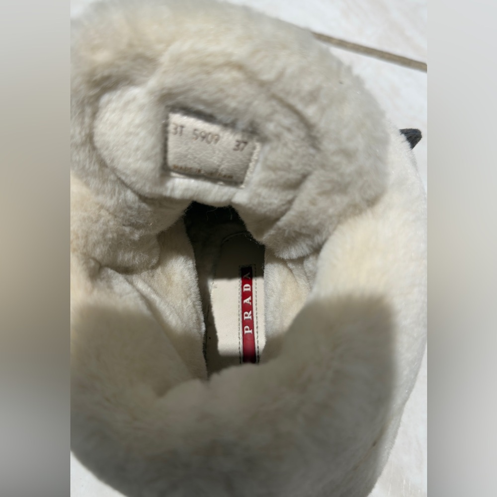 Prada Sport suede high-top sneaker in grey with white shearling linning - Picture 4 of 8